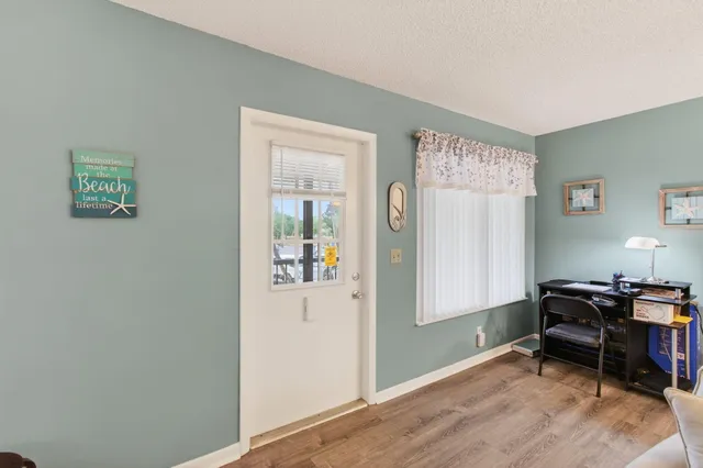 $145,000 | 405 Pine Glen Lane, Unit D2, Greenacres, FL 33463