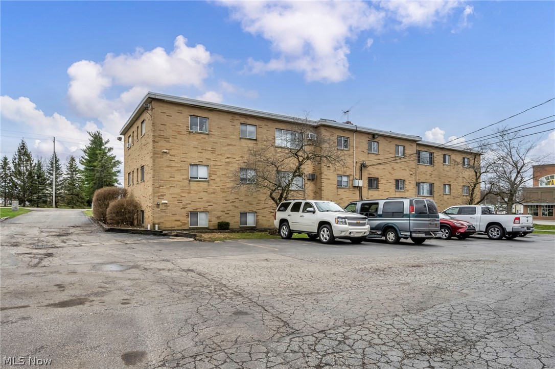 5200 Royalton Road, Unit 9B North Royalton, OH 44133 - Photo 24 of 27 View of apartment building / complex with uncovered parking