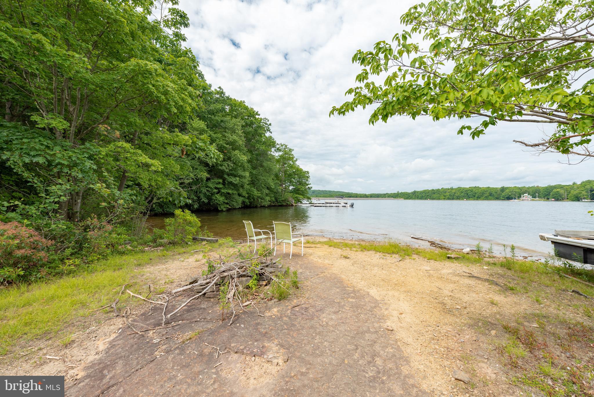 93 Skippers Point Road Oakland, MD 21550 - Photo 4 of 64 Gallery Image 4