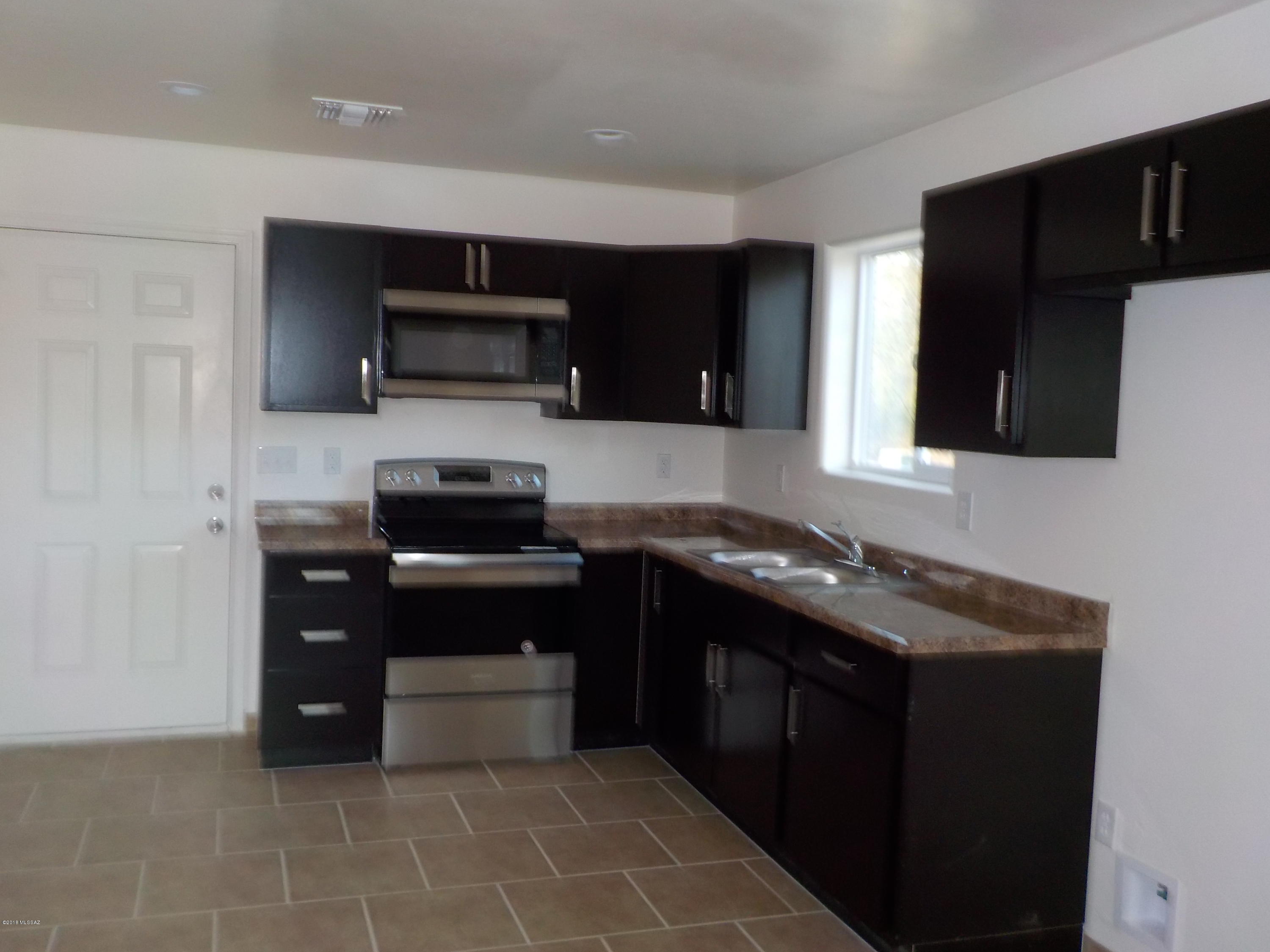 437 Avenida Garza Rio Rico, AZ 85648 - Photo 3 of 10