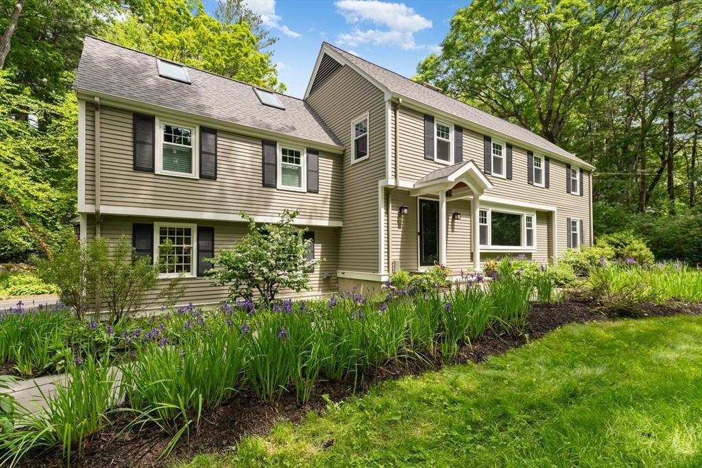 27 Wood Ridge Road Weston, MA 02493 - Photo 2 of 30