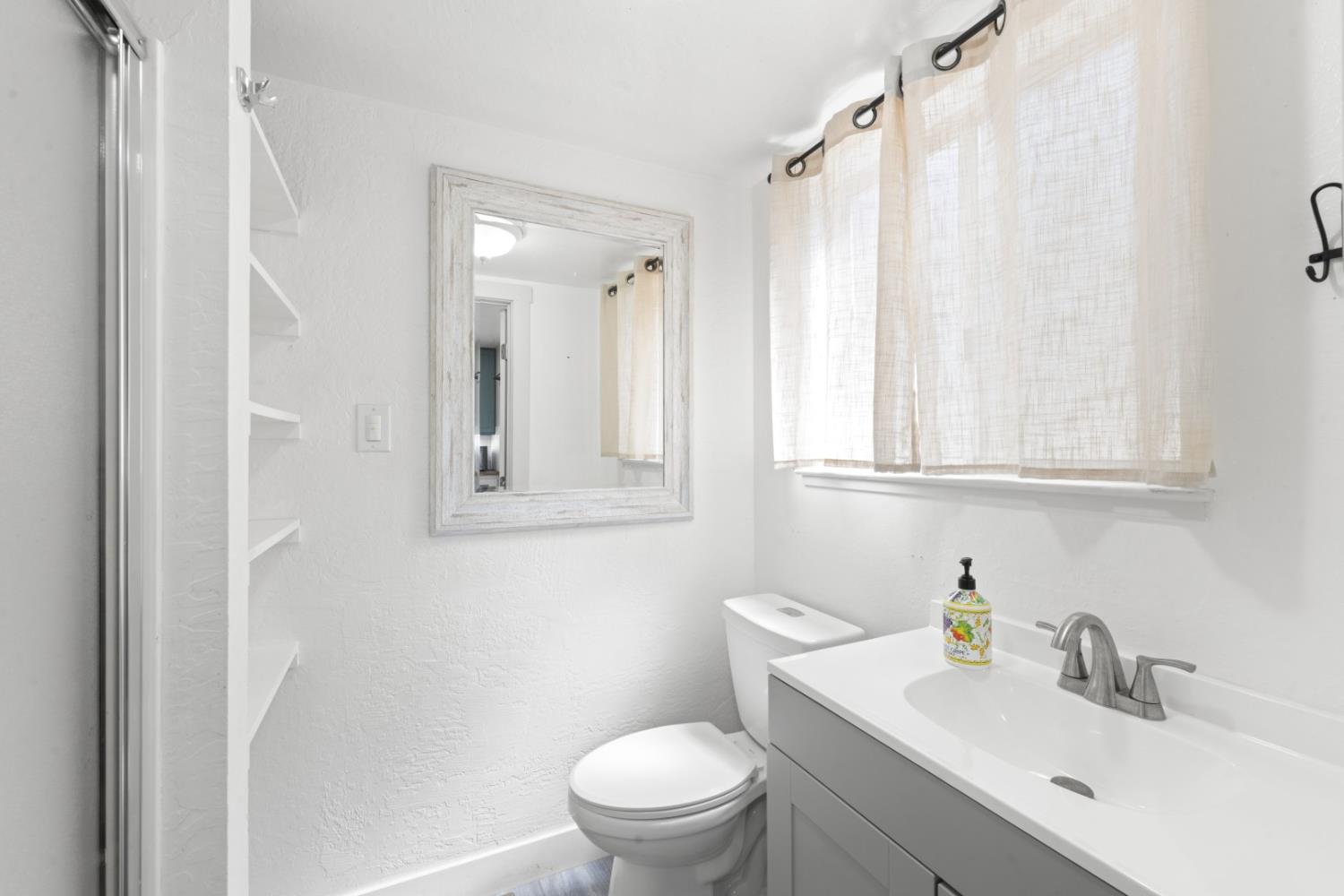 14036 Hilltop Road Pine Grove, CA 95665 - Photo 13 of 45 Bath off Kitchen area.