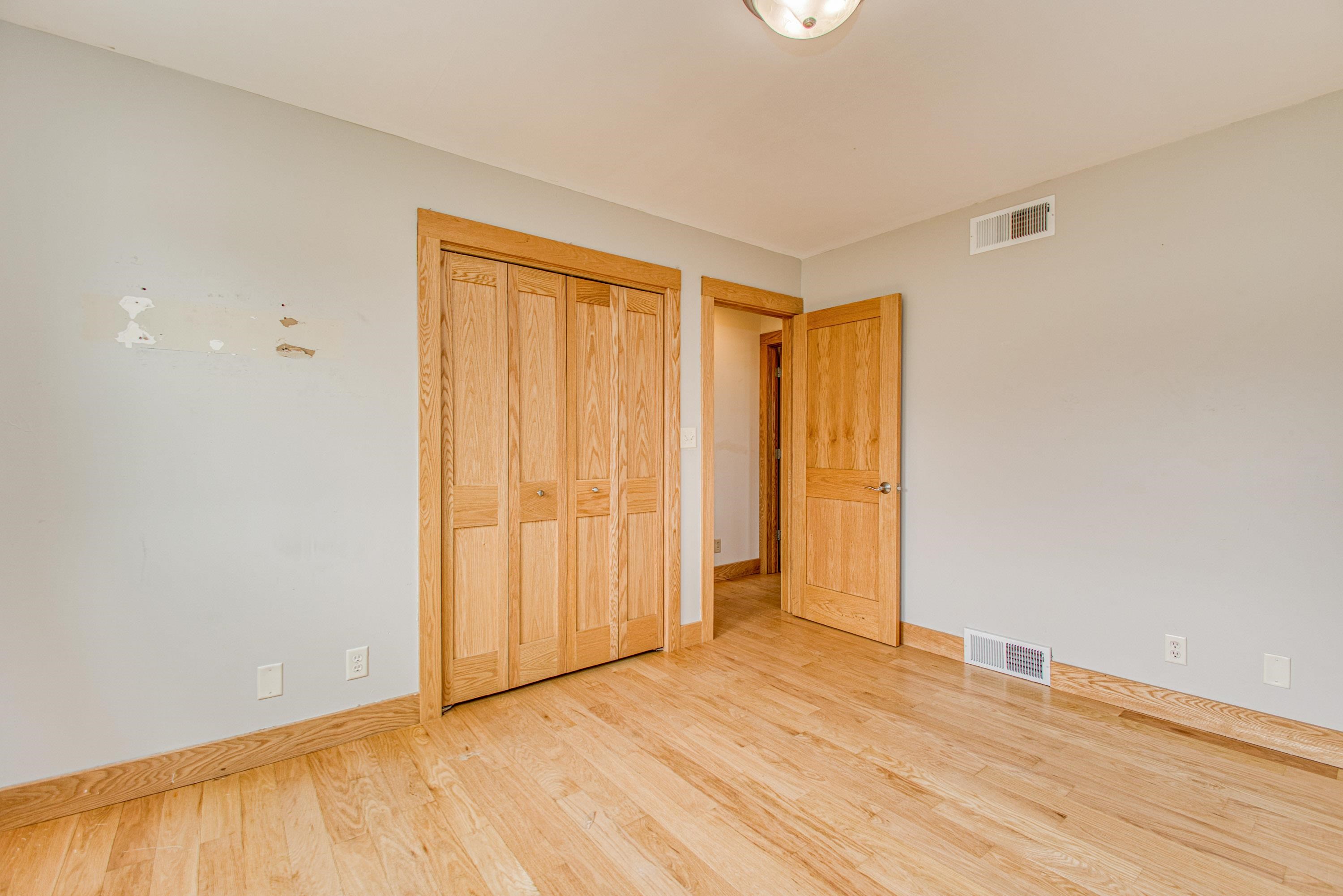 13800 West Valley Road East Dubuque, IL 61025 - Photo 13 of 43