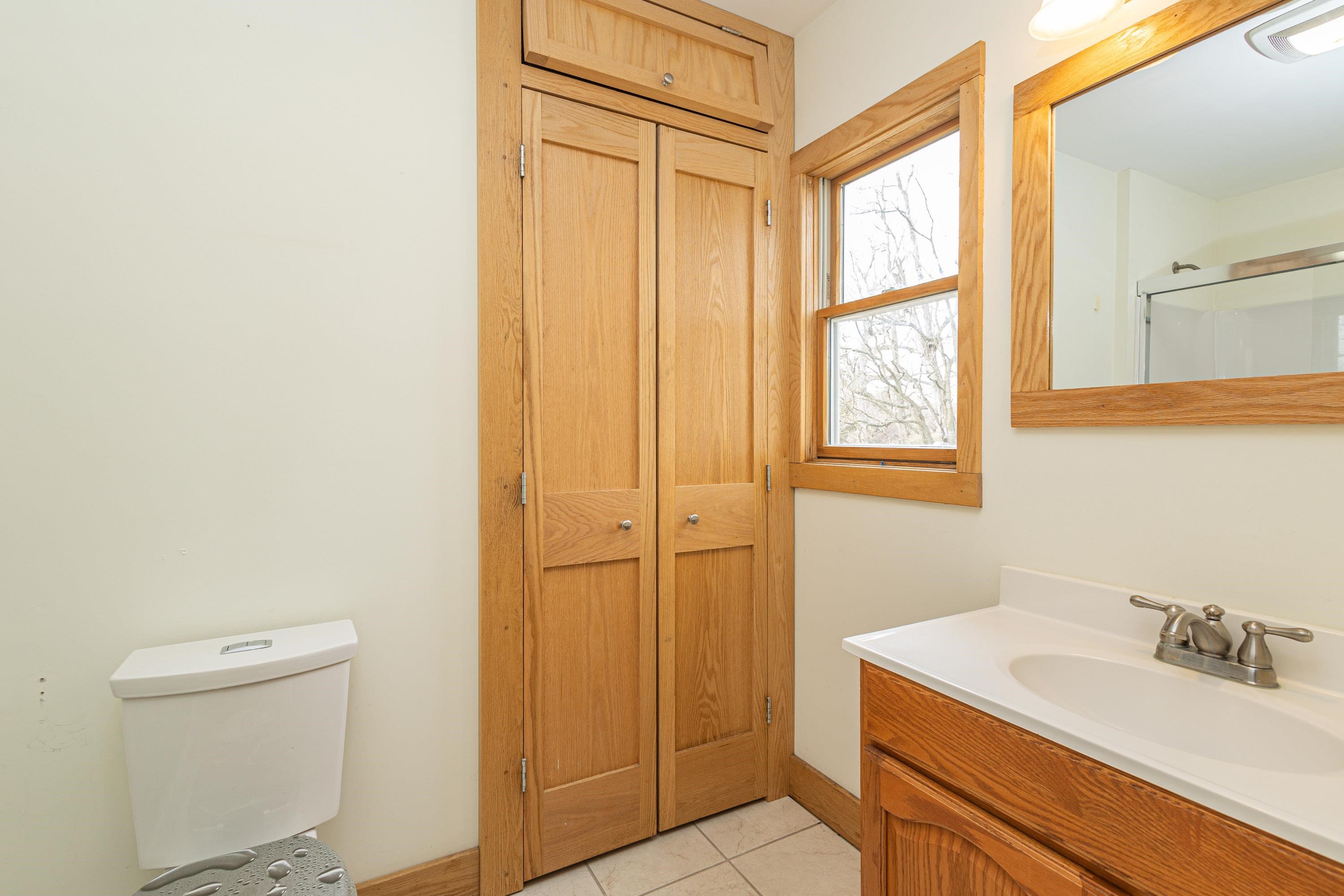 13800 West Valley Road East Dubuque, IL 61025 - Photo 17 of 43