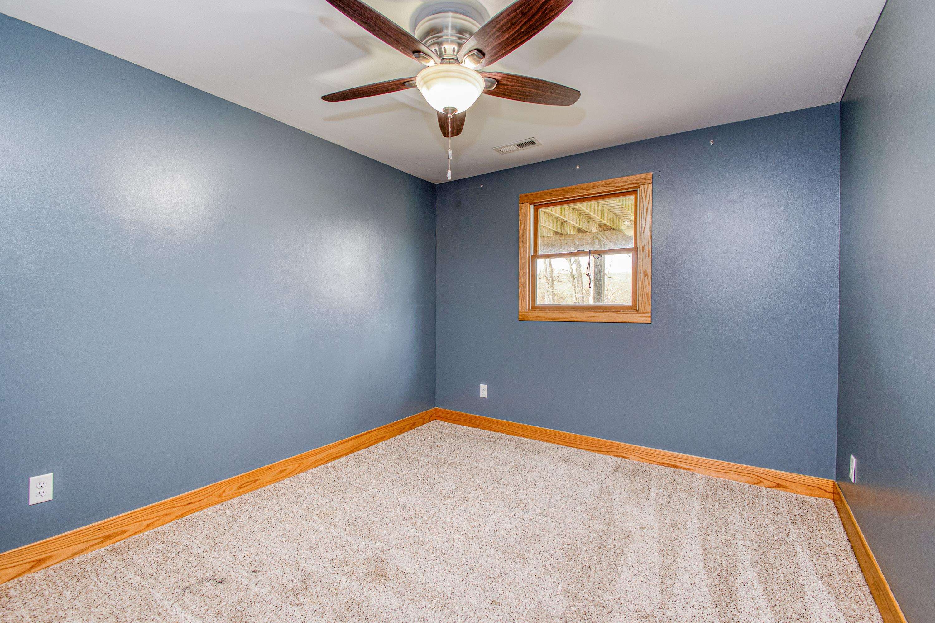 13800 West Valley Road East Dubuque, IL 61025 - Photo 22 of 43