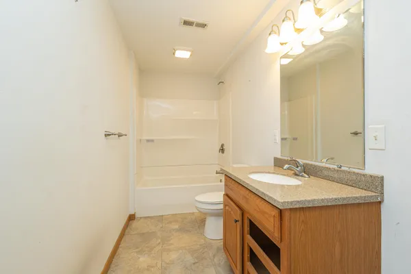 $325,000 | 13800 West Valley Road, East Dubuque, IL 61025