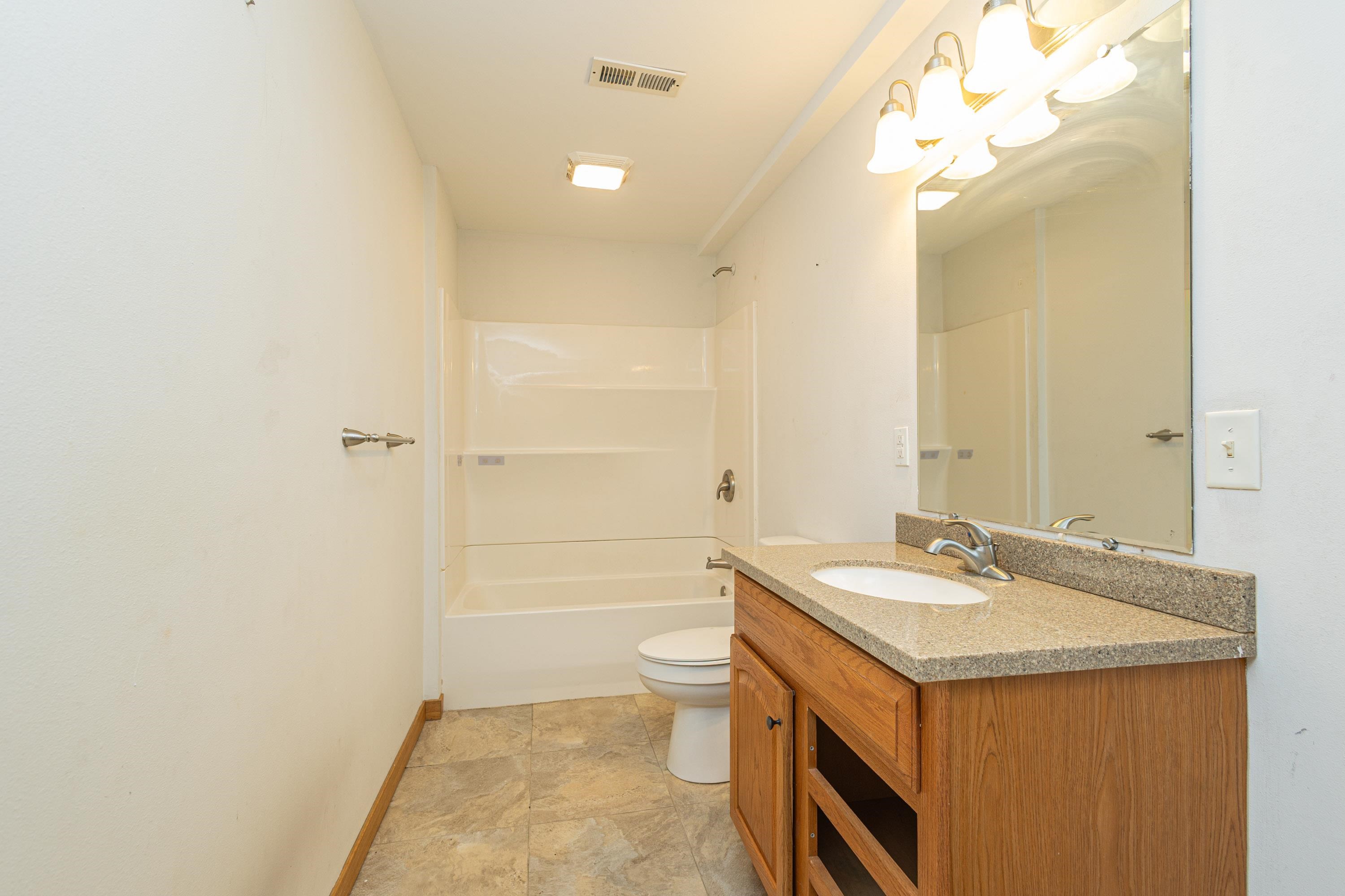 13800 West Valley Road East Dubuque, IL 61025 - Photo 23 of 43