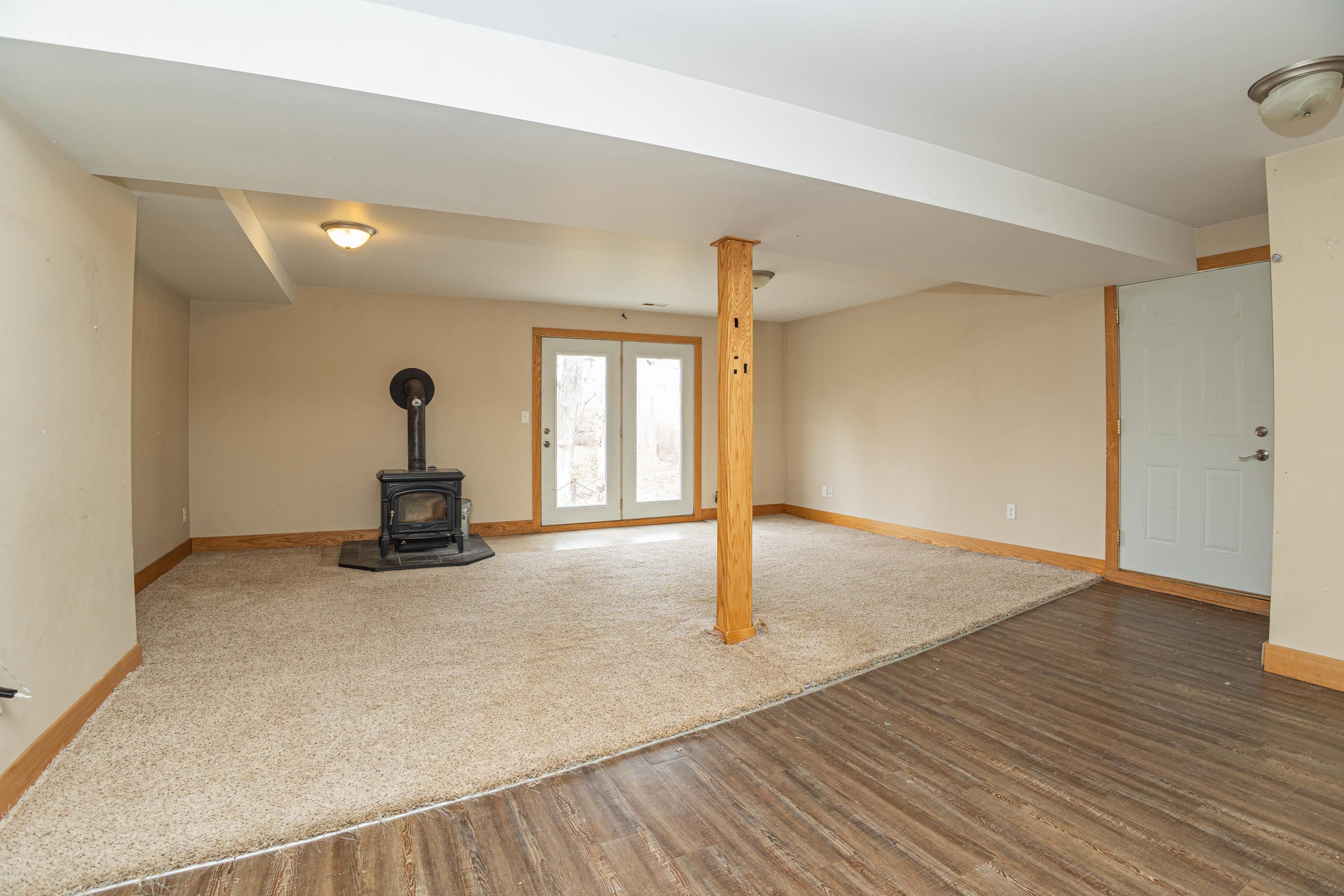 13800 West Valley Road East Dubuque, IL 61025 - Photo 24 of 43