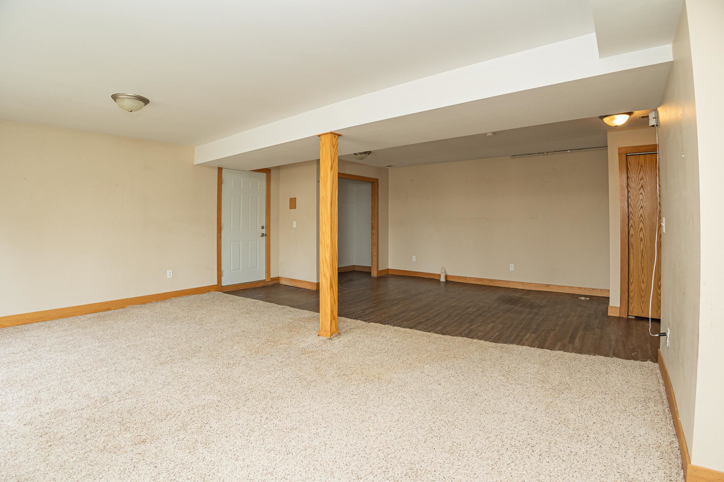 13800 West Valley Road East Dubuque, IL 61025 - Photo 25 of 43