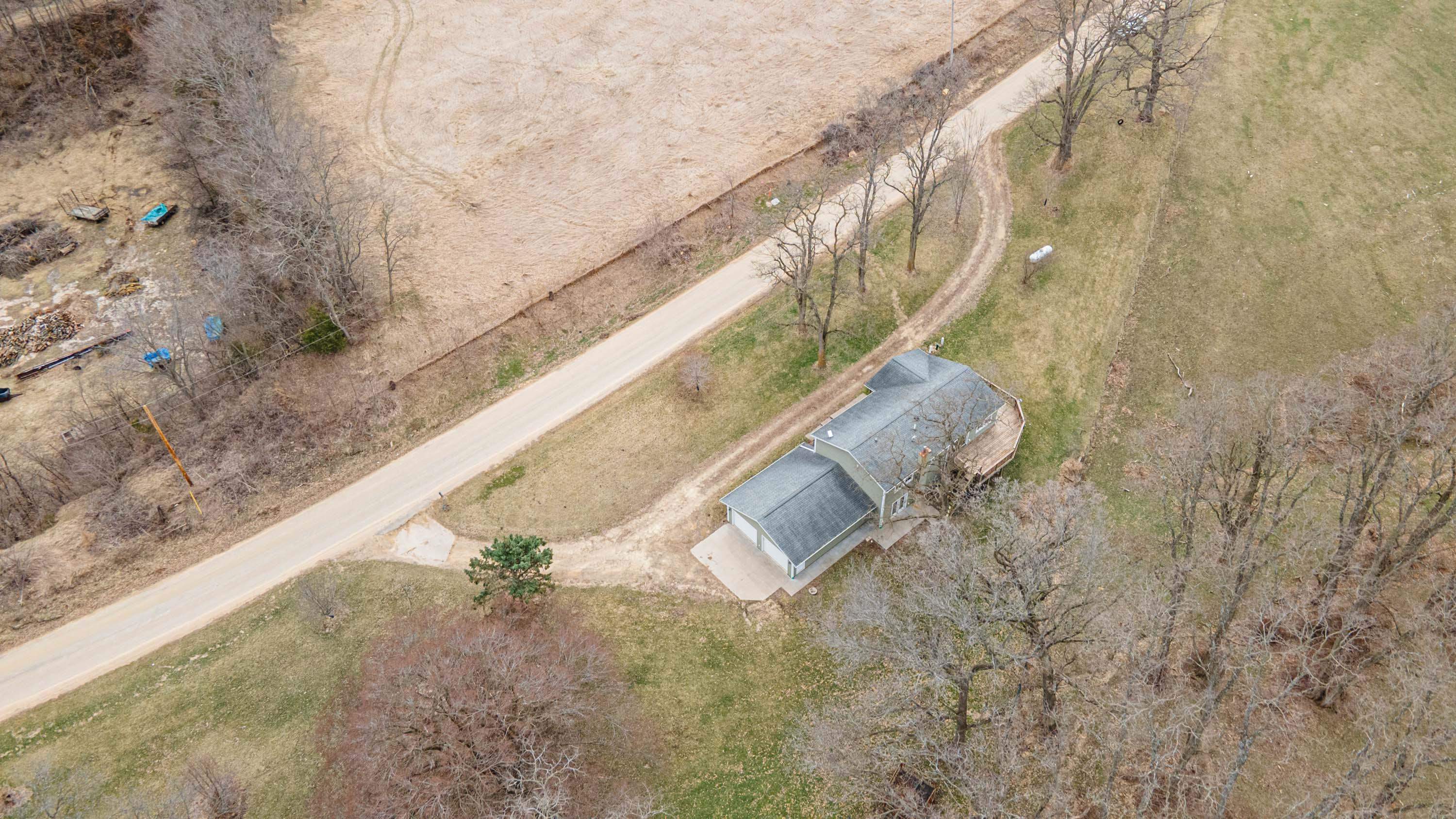 13800 West Valley Road East Dubuque, IL 61025 - Photo 39 of 43