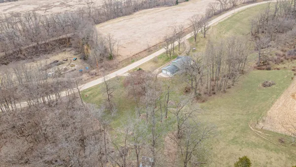 $325,000 | 13800 West Valley Road, East Dubuque, IL 61025
