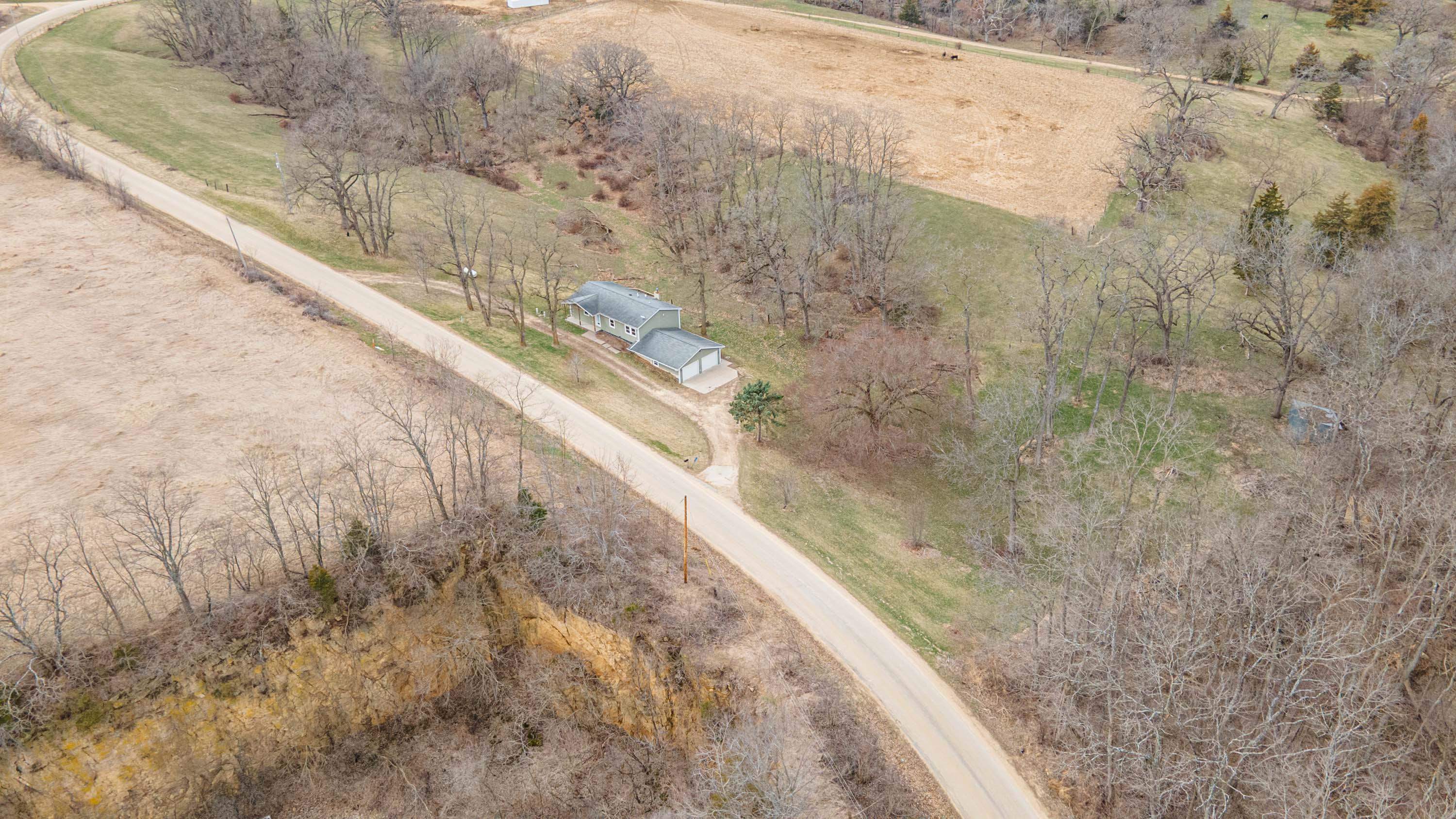 13800 West Valley Road East Dubuque, IL 61025 - Photo 41 of 43