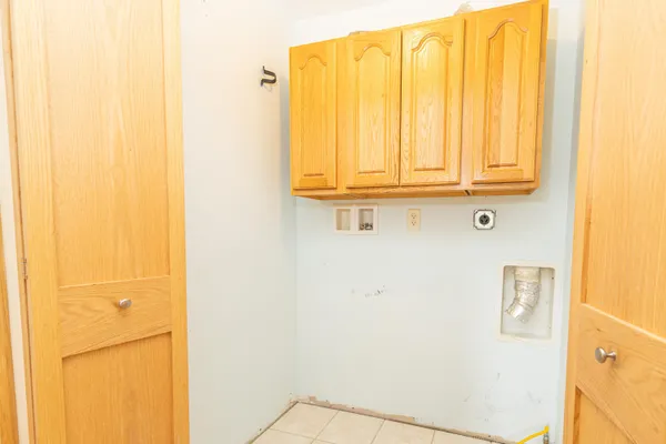 $325,000 | 13800 West Valley Road, East Dubuque, IL 61025