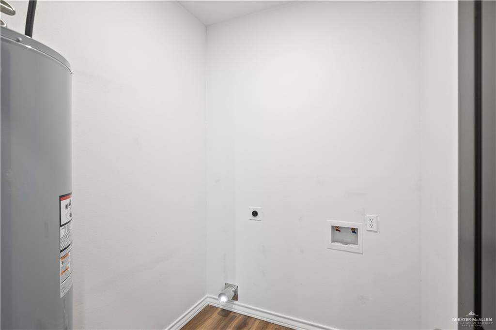 2317 Tuscany Road Weslaco, TX 78596 - Photo 9 of 13 a view of a small space