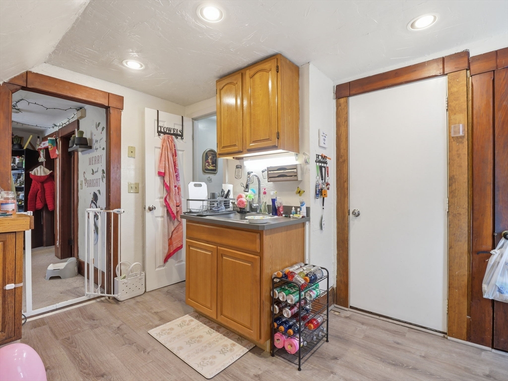 149 Cross Street Gardner, MA 01440 - Photo 10 of 42