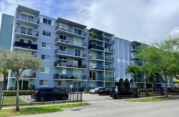 $135,000 | 1470 Northeast 125th Terrace, Unit 802, North Miami, FL 33161