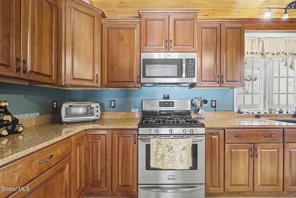 $799,900 | 2018 South Shore Road, Day, NY 12835