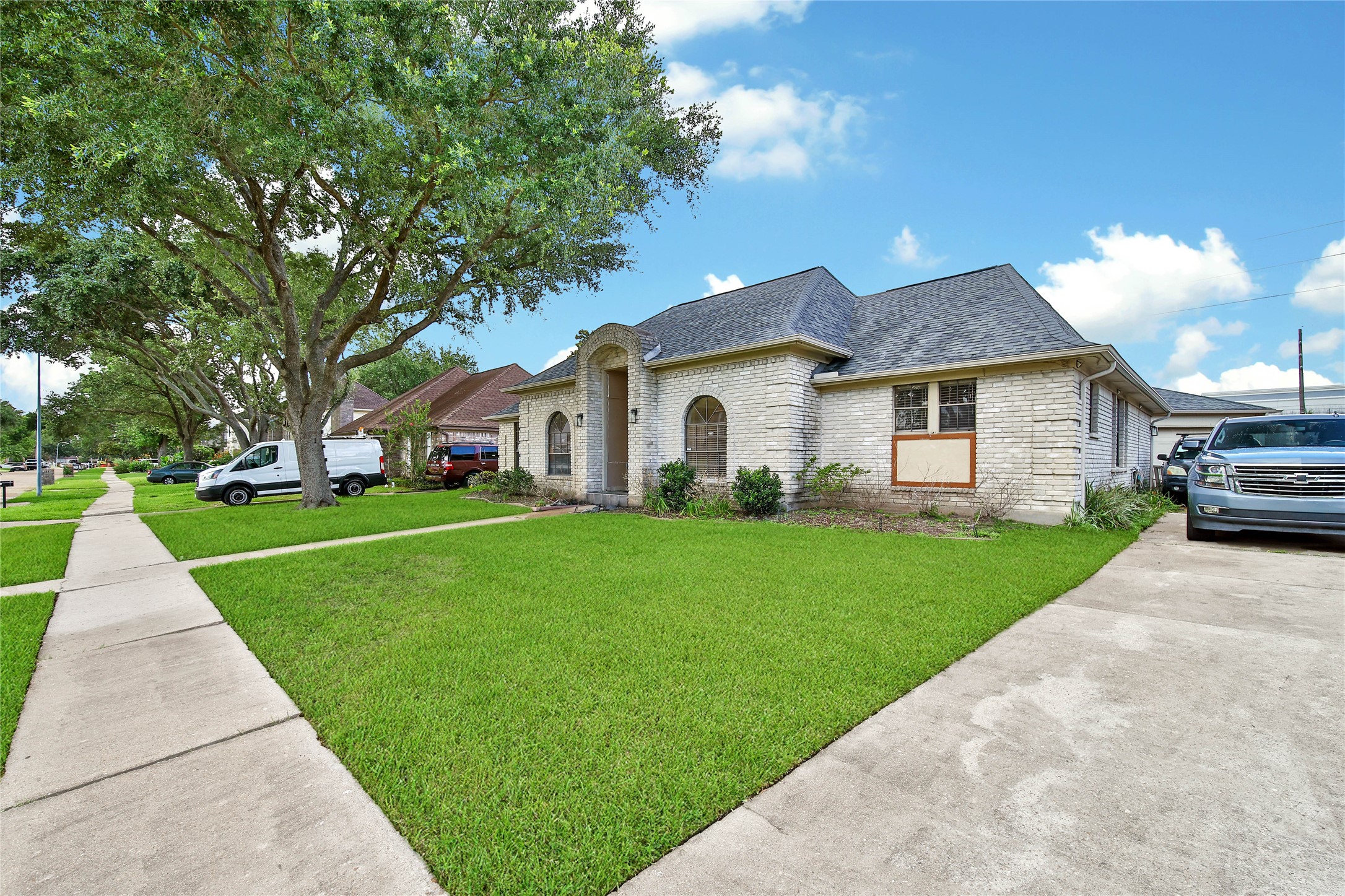 15319 Rio Plaza Drive Houston, TX 77083 - Photo 3 of 26