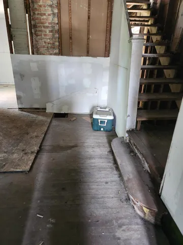 a view of entryway and hall