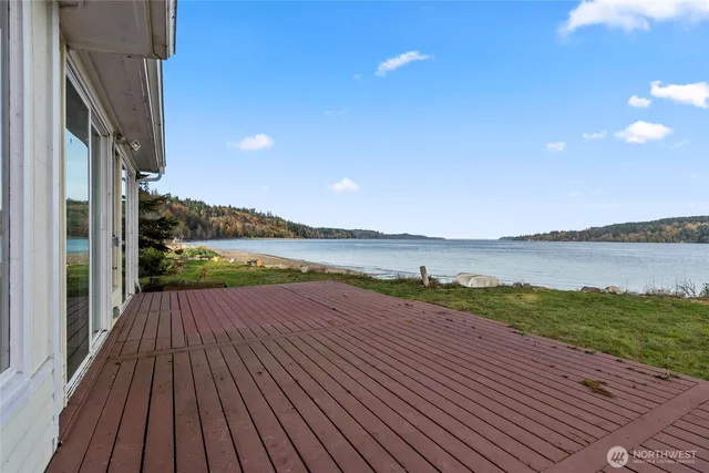 $889,000 | 13277 Shoreline Drive Southeast, Olalla, WA 98359