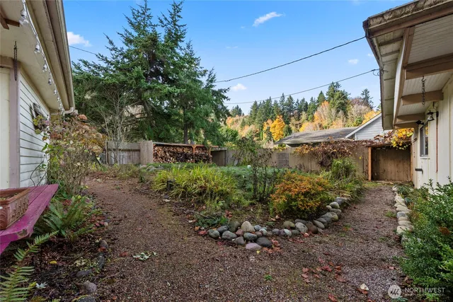 $889,000 | 13277 Shoreline Drive Southeast, Olalla, WA 98359