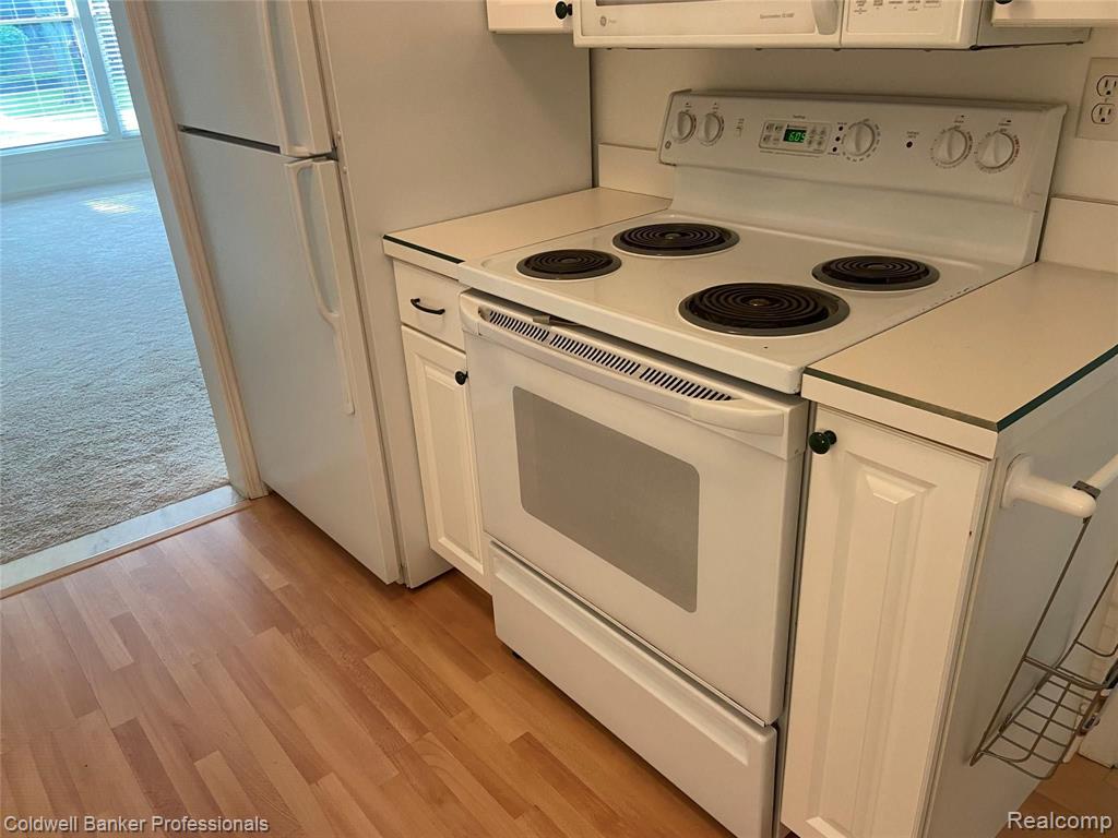 1750 Vernier Road, Unit 25 Grosse Pointe Woods, MI 48236 - Photo 11 of 22