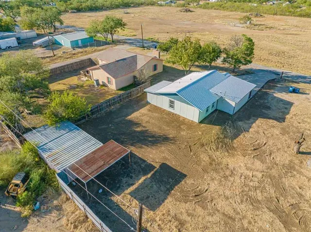 $229,000 | 905 West 5th Street, Breckenridge, TX 76424