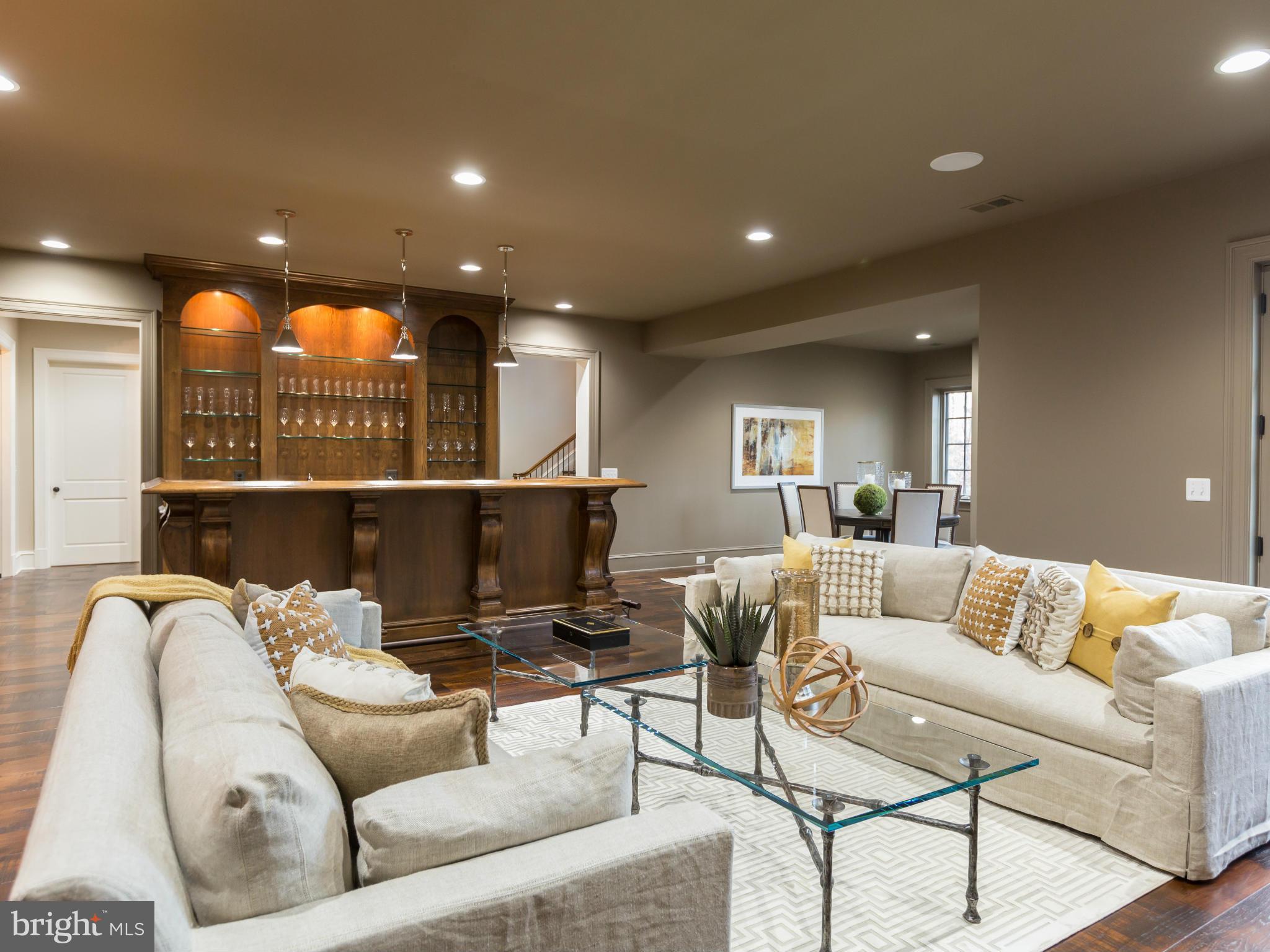 821 Turkey Run Road McLean, VA 22101 - Photo 25 of 30 a living room with furniture