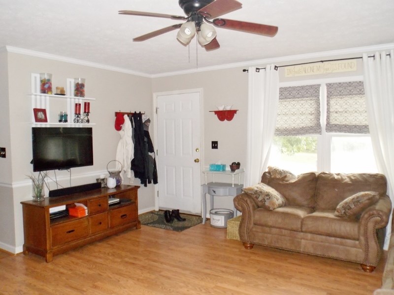 842 Patton Farm Road Stuarts Draft, VA 24477 - Photo 5 of 17 Gallery Image 5