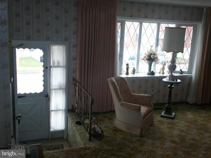 3307 Gurley Road Philadelphia, PA 19154 - Photo 5 of 17 Foyer