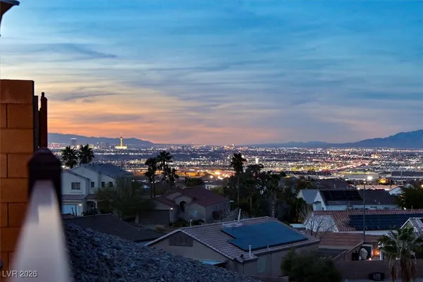 $2,100 | 326 Quail Dove Avenue, Henderson, NV 89012
