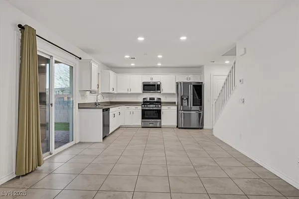 $2,100 | 326 Quail Dove Avenue, Henderson, NV 89012