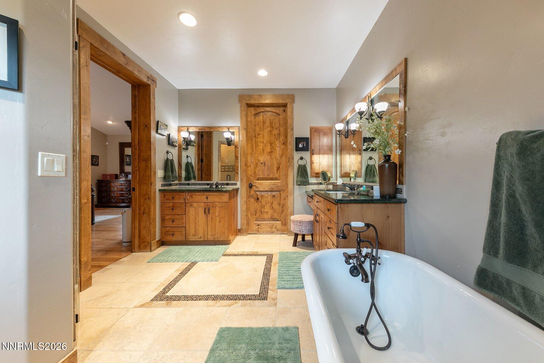 14080 Bihler Road Reno, NV 89511 - Photo 27 of 71 028_056-039-interior-3292x2195_861