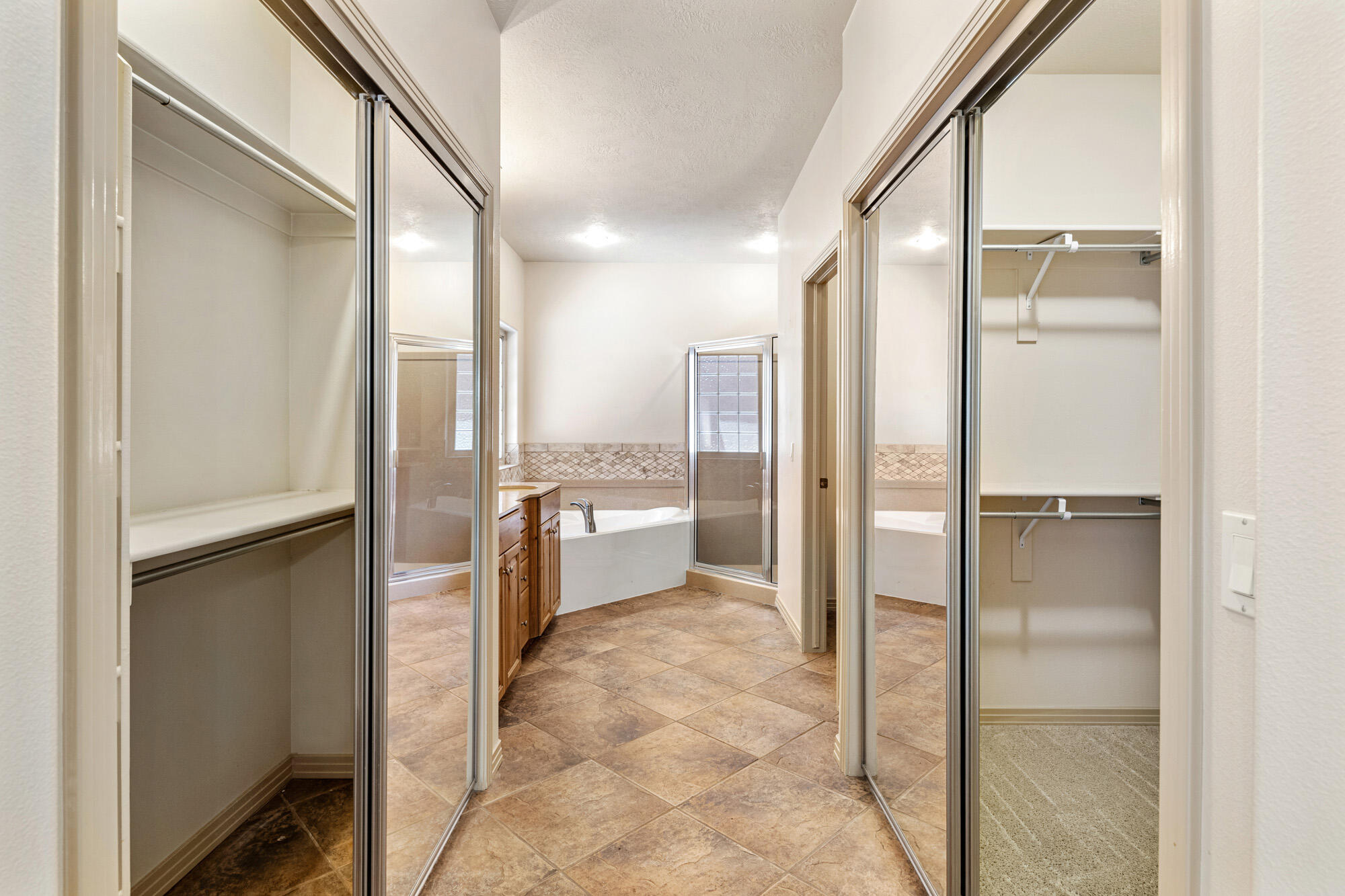 2166 West 1010 North St. George, UT 84770 - Photo 20 of 31 Into primary bath