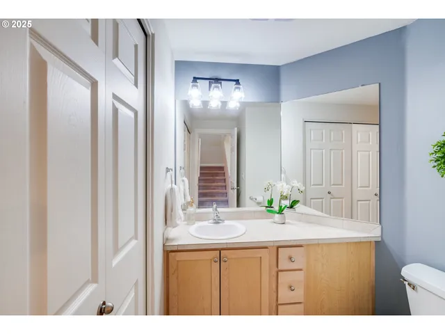 $425,000 | 10797 Southwest Canterbury Lane, Unit 101, Portland, OR 97224