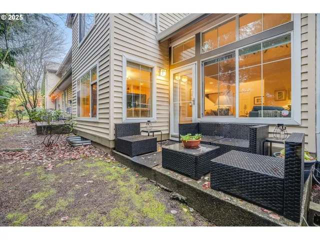 $425,000 | 10797 Southwest Canterbury Lane, Unit 101, Portland, OR 97224