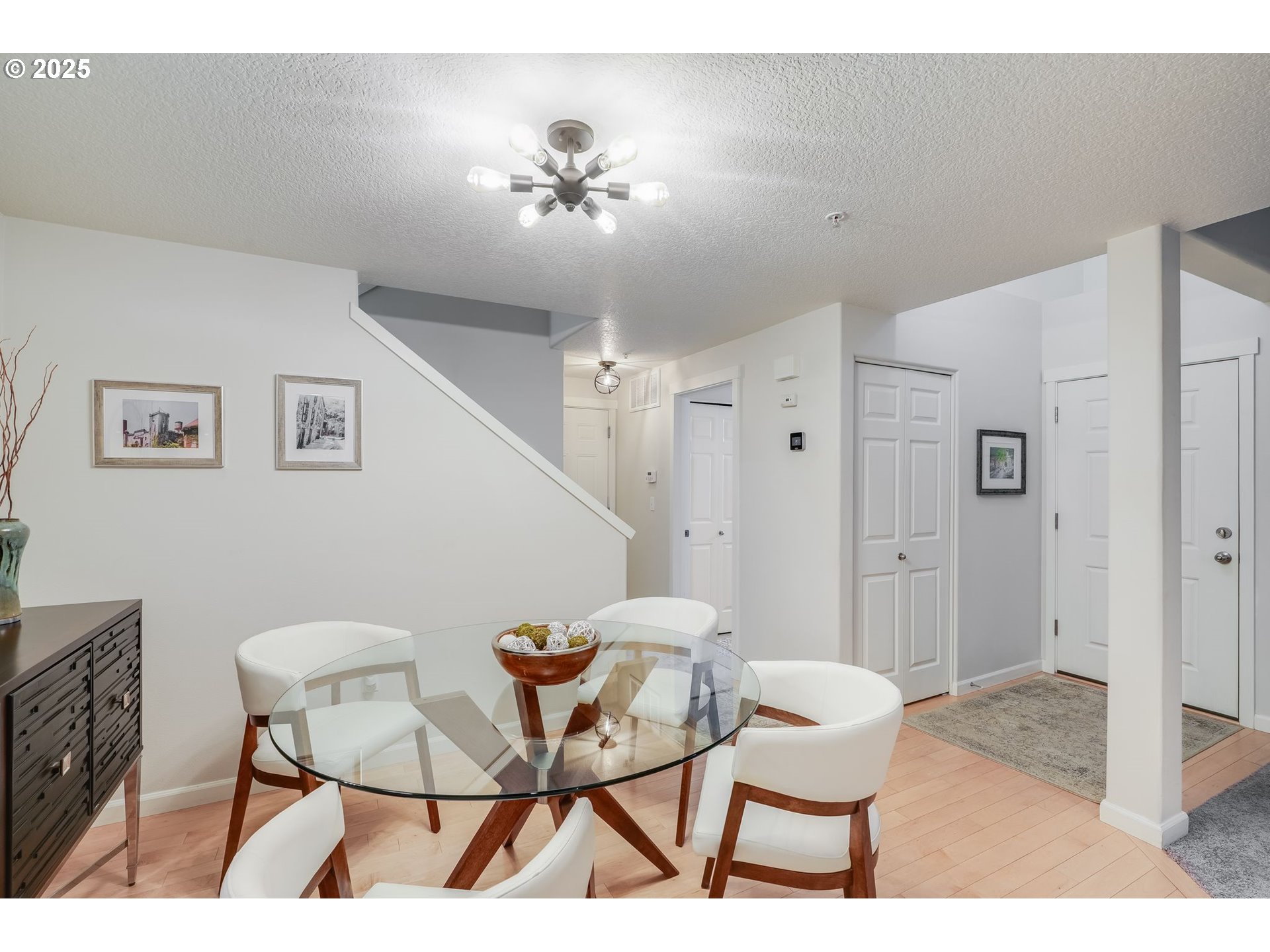 10797 Southwest Canterbury Lane, Unit 101 Portland, OR 97224 - Photo 7 of 28 Dining Area