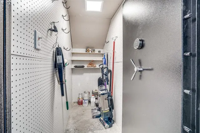 a view of walk in closet