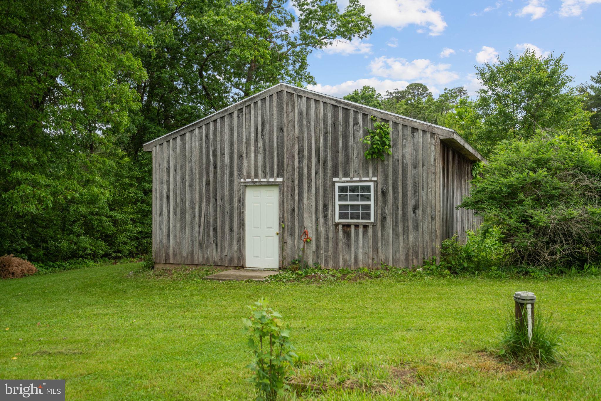 669 Dicks Hollow Road Winchester, VA 22603 - Photo 39 of 51 barn