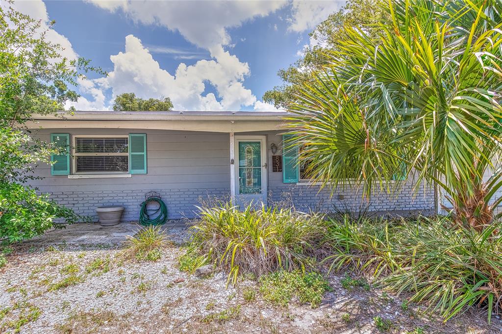 831 Lakeside Drive Largo, FL 33778 - Photo 5 of 43