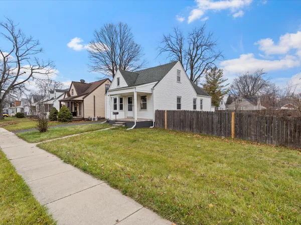 $1,800 | 11447 Columbia Street, Redford, MI 48239