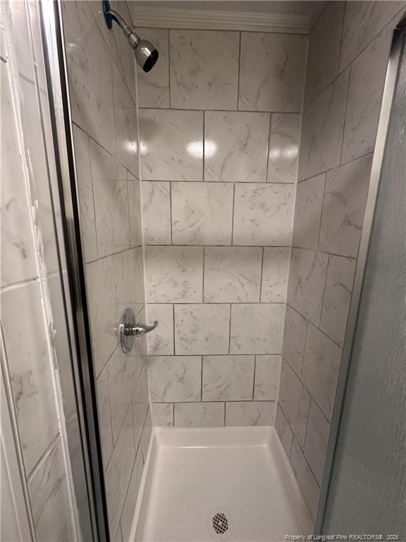 542 Red Oak Farm Road Tar Heel, NC 28392 - Photo 10 of 15 a bathroom with a shower and a tub