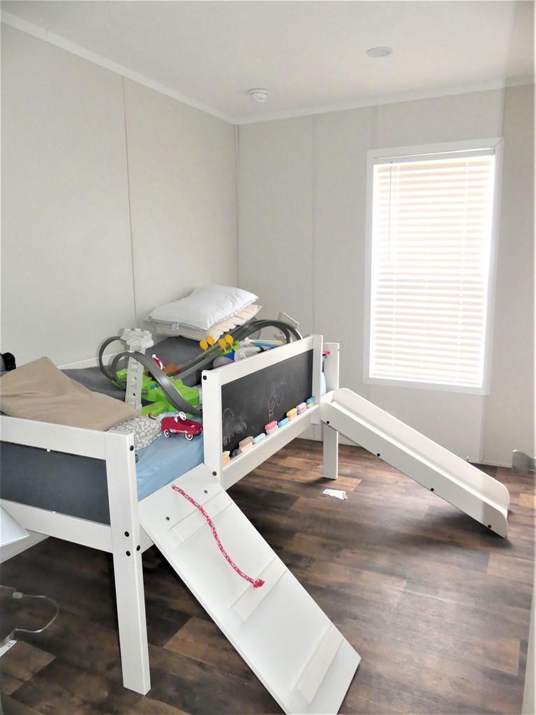 211 Cottonport Ferry Road Decatur, TN 37322 - Photo 20 of 41 a room with a window table and chairs