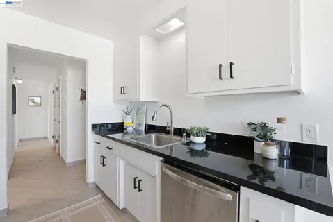 $525,000 | 243 Castro Street, San Leandro, CA 94577