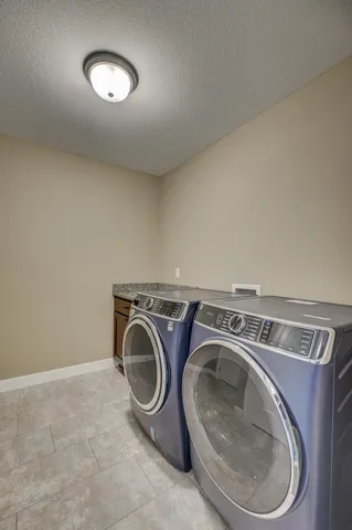 $369,900 | 1343 Creekwood Drive, New Richmond, WI 54017