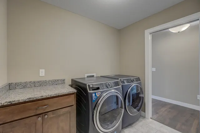 $369,900 | 1343 Creekwood Drive, New Richmond, WI 54017