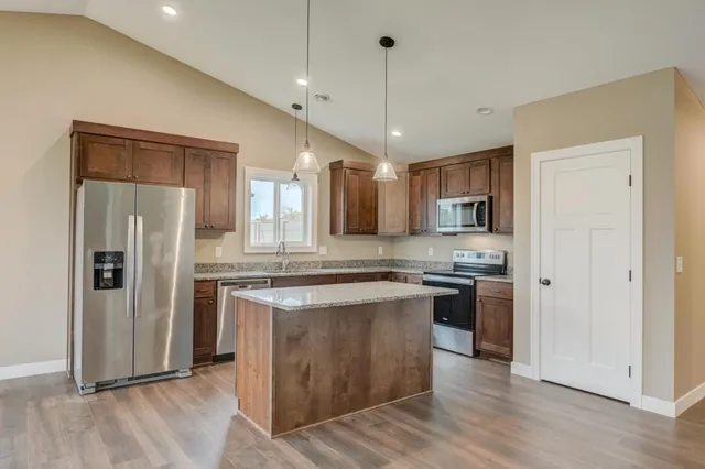 $369,900 | 1343 Creekwood Drive, New Richmond, WI 54017