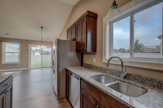 $369,900 | 1343 Creekwood Drive, New Richmond, WI 54017