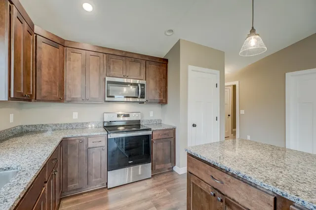 $369,900 | 1343 Creekwood Drive, New Richmond, WI 54017