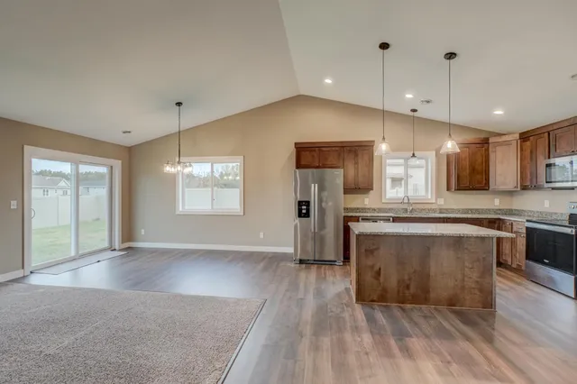 $369,900 | 1343 Creekwood Drive, New Richmond, WI 54017